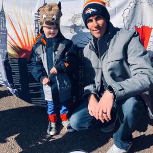 Meet your Posher, Derick